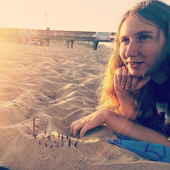 Meet your Posher, Angelica - Picture 1 of 1